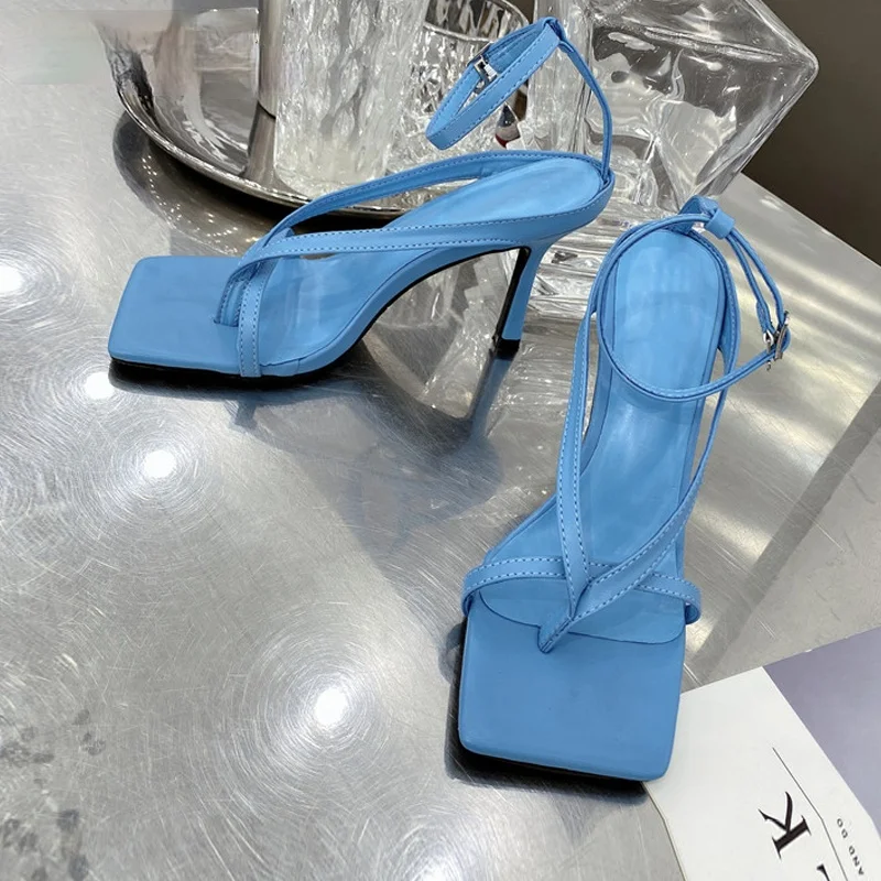 Street Fashion Look - Gladiator Sandalen High Heels Herbst Beste