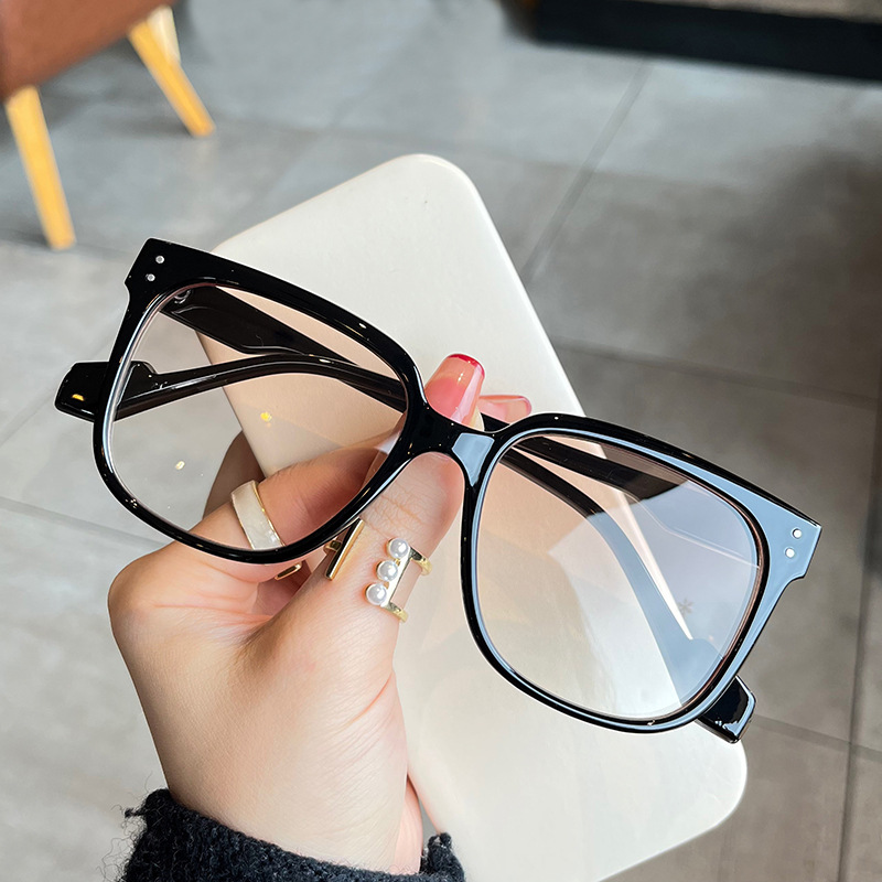 Street Fashion Shoot - UV400 Sonnenbrille für Damen, Retro-Schwarzbrille, Straßenschießen,