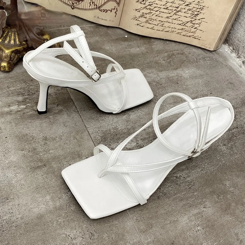 Gladiator Sandalen High Heels  – Street Fashion Look Bewertung und Preis