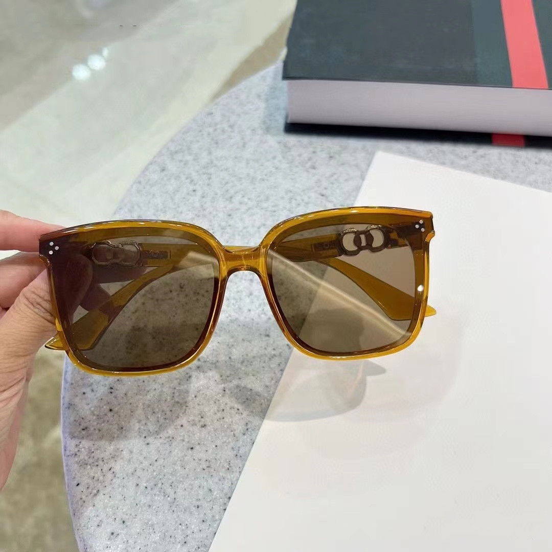 Gleicher Stil Neue Damen-Sonne – Street Fashion Shoot Bewertung und Preis